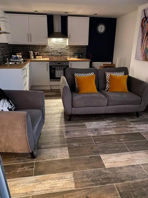 Mumbles - Modern Apartment With Panoramic Sea Views Oystermouth Extérieur photo