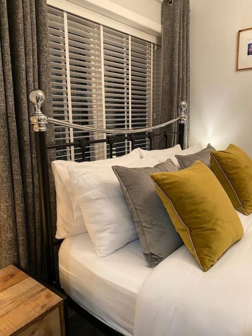 Mumbles - Modern Apartment With Panoramic Sea Views Oystermouth Extérieur photo